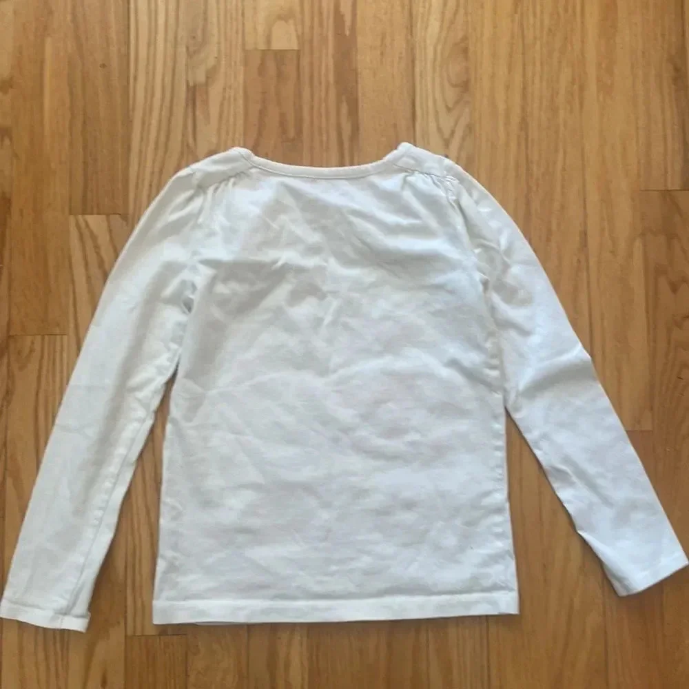 Gymboree girls shirt with embroidered sled scene size 8 long sleeve
